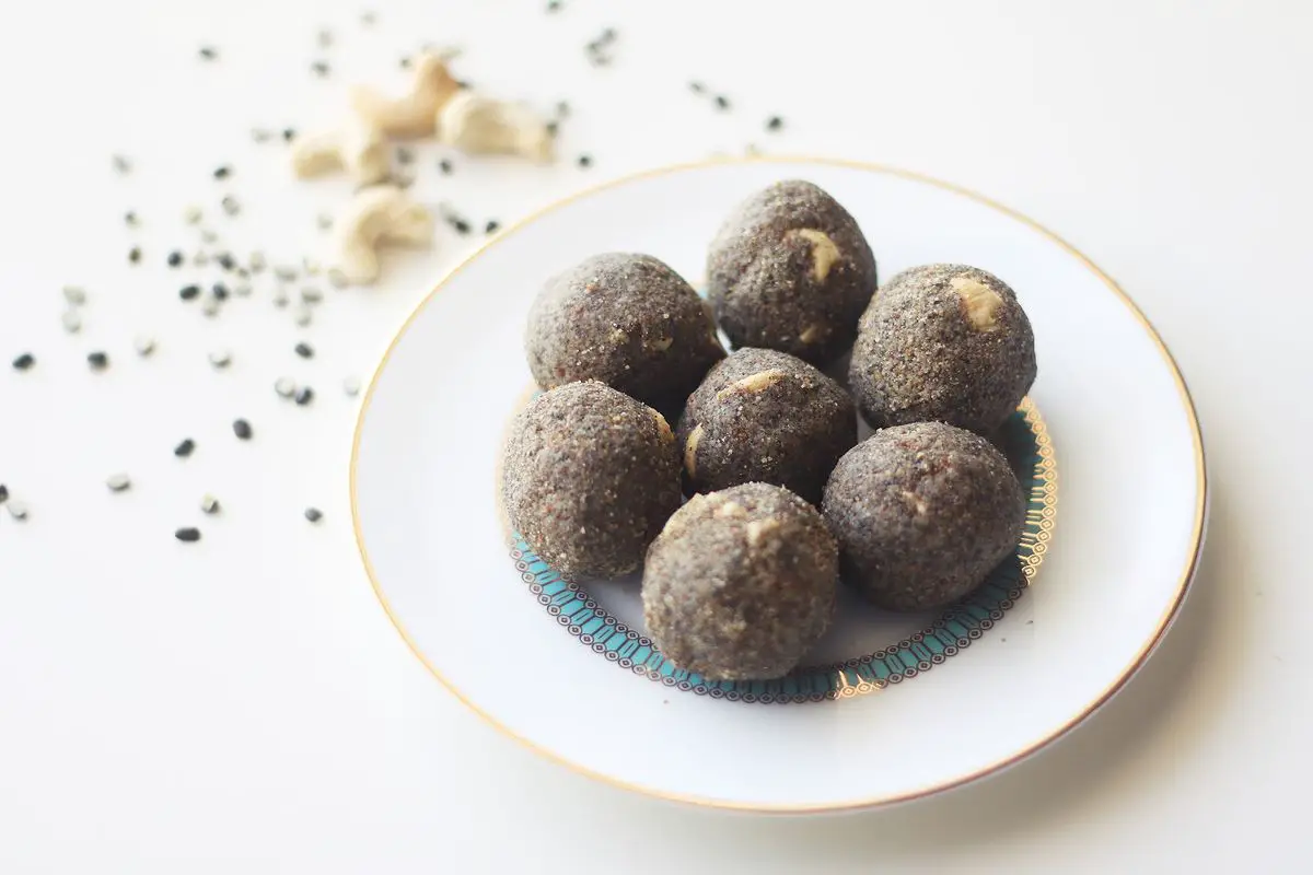 Black Gram Laddu